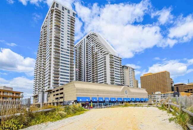 Building Photo - 3101 Boardwalk Unit 1703 B-1