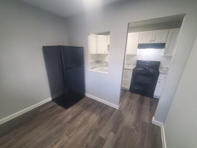 Photo - 760 Cummins Hwy Unit 4