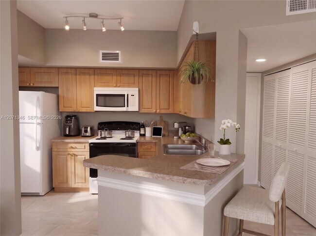 Photo - 1280 S Alhambra Cir Unidad 2413