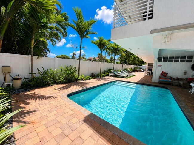 902 Palm Ave Unit 3