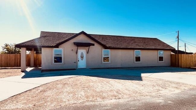 Photo - 512 Dumas Ave