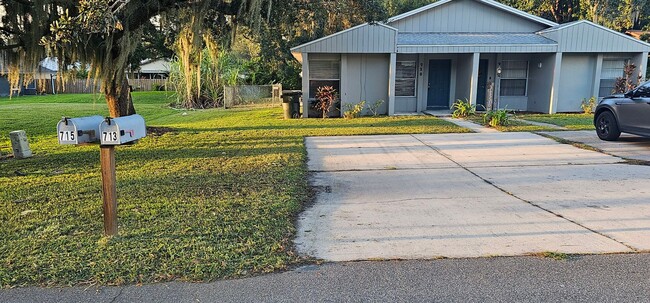 Nice 2 Bedroom 2 Bath duplex in Lakeland - Nice 2 Bedroom 2 Bath duplex in Lakeland House