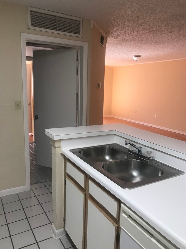 Photo - 2871 N Oakland Forest Dr Unit 209