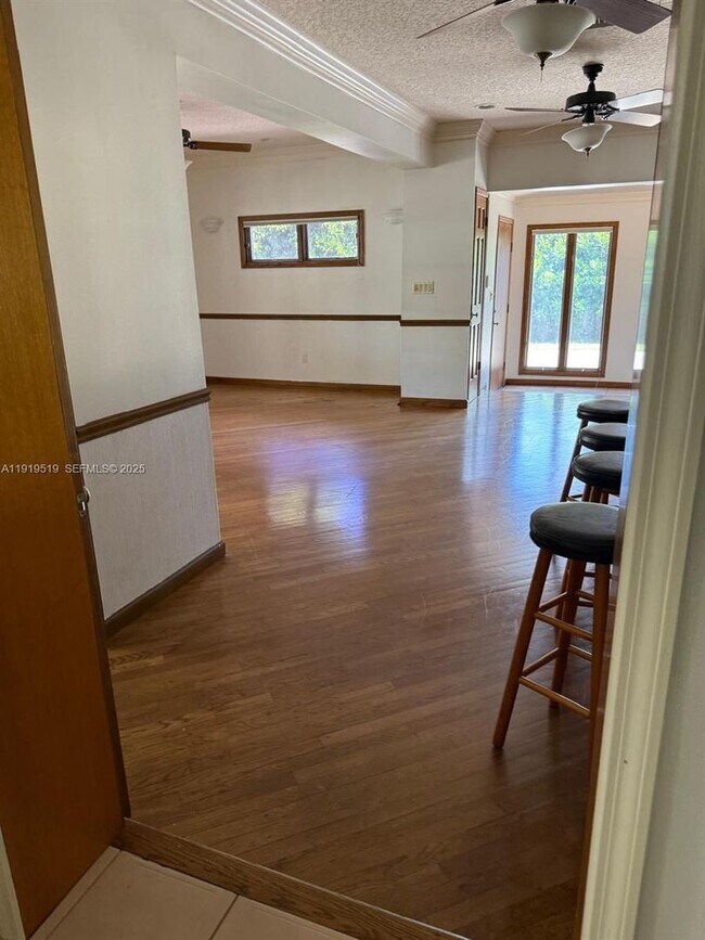 Photo - 5461 W Broward Blvd