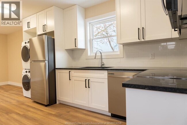 Photo - 3495 Bloomfield Rd