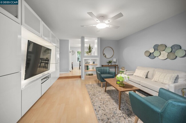 Photo - 2560 Walnut Blvd Unidad 3