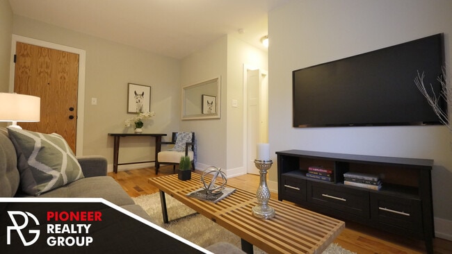 Photo - 2812 N Mildred Ave Unit 1