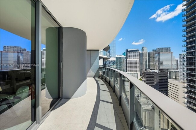 Building Photo - 1000 Brickell Plaza Unit 2805