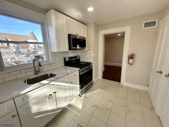 Photo - 328 Bloomfield Ave Unidad 1