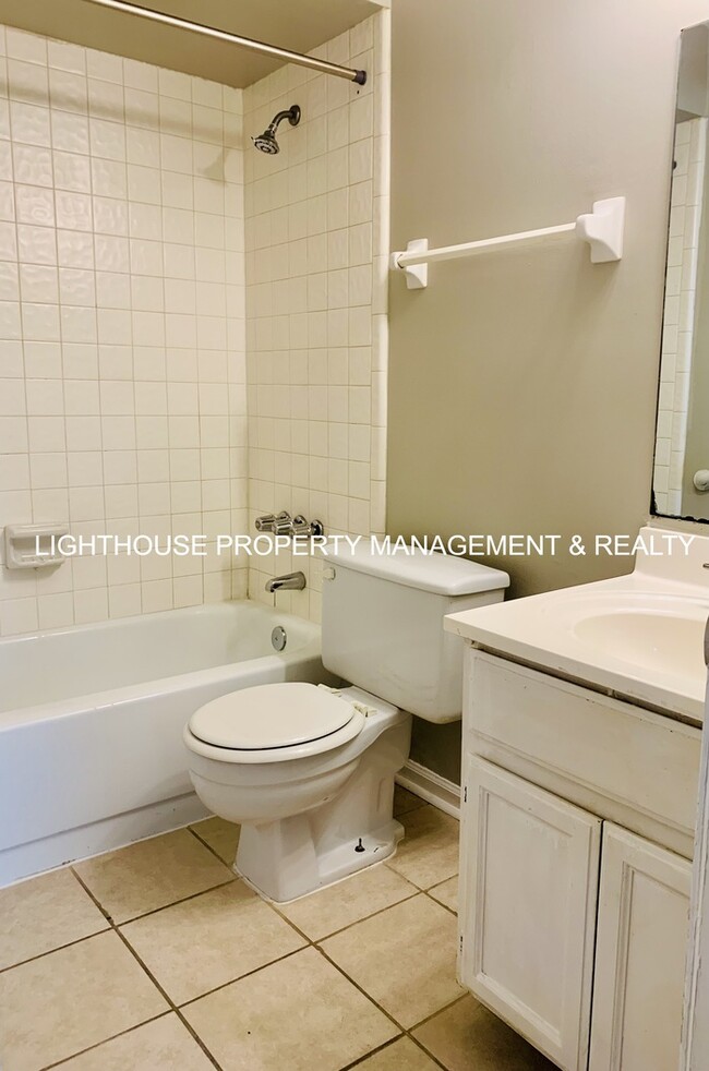 Photo - 2 Bed/2 Bath Single Story Townhome with At...