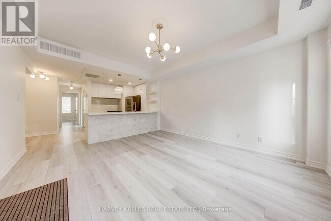 Photo - 11 Niagara St