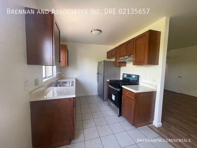 Building Photo - 1540 Fern St Unit #A