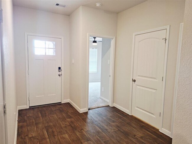 Photo - 1327 Camden Ln