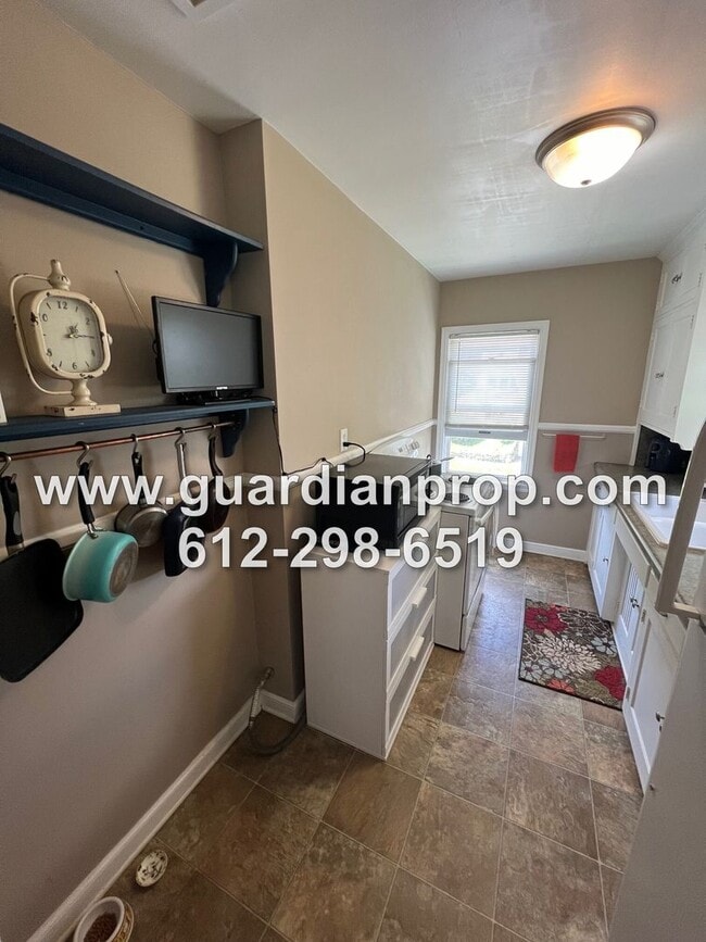 Photo - 31 Winona St W Unit #2