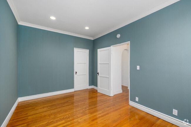 1BR, 1BA - 725SF - Bedroom