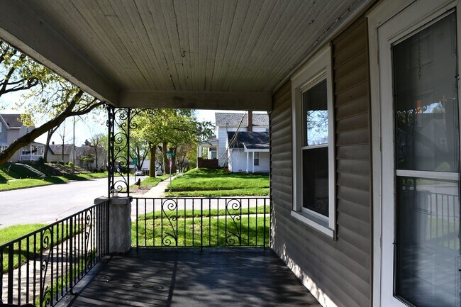 Photo - NEW LISTING!! 3 Bedroom House