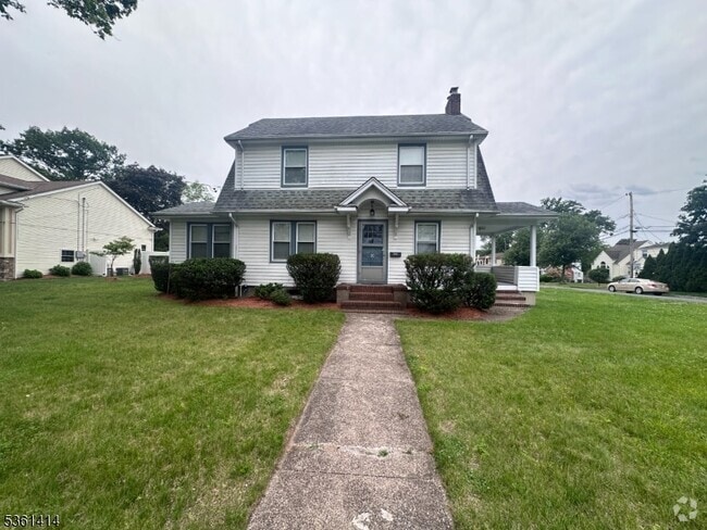 Building Photo - 208 W Midland Ave Rental