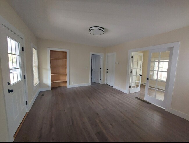 Photo - 20 Plante St Unit A