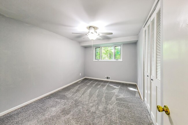 Photo - 10501 Montrose Ave