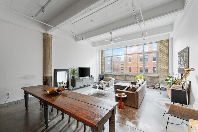 Photo - 700 N Washington Ave