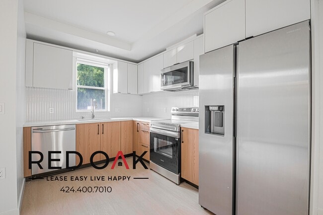 Photo - 856 S Gramercy Dr Unit 100