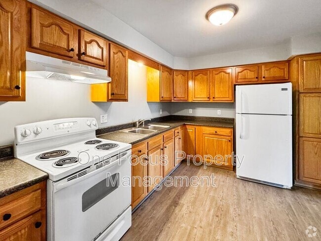 Building Photo - 218 Peach St Rental