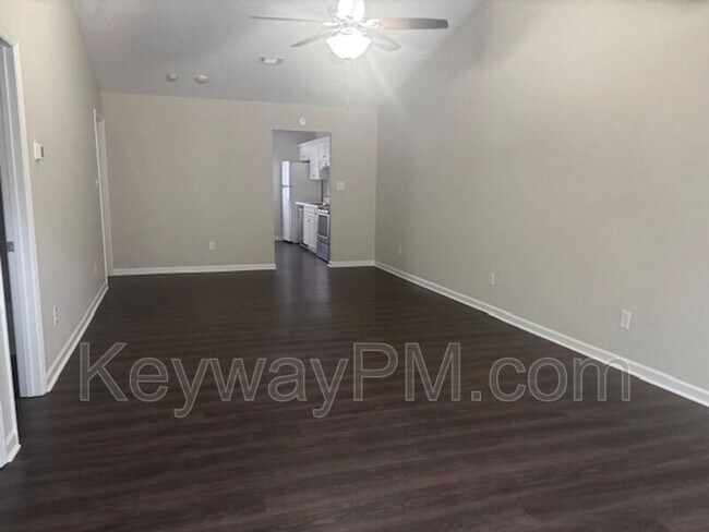 Photo - 103 Ginkgo Ln