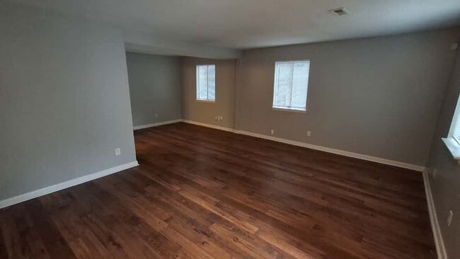 Photo - 2720 Clayton Dr NW