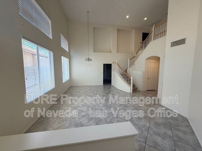 Photo - 925 Lexington Cross Dr