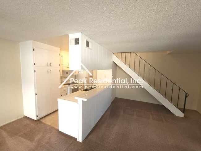 Photo - Spacious Rosemont Area 2bd/1ba Condo - Great Price!