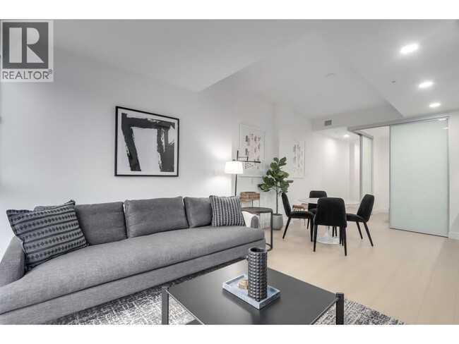 Photo - 422 E 3rd St Unité 41*