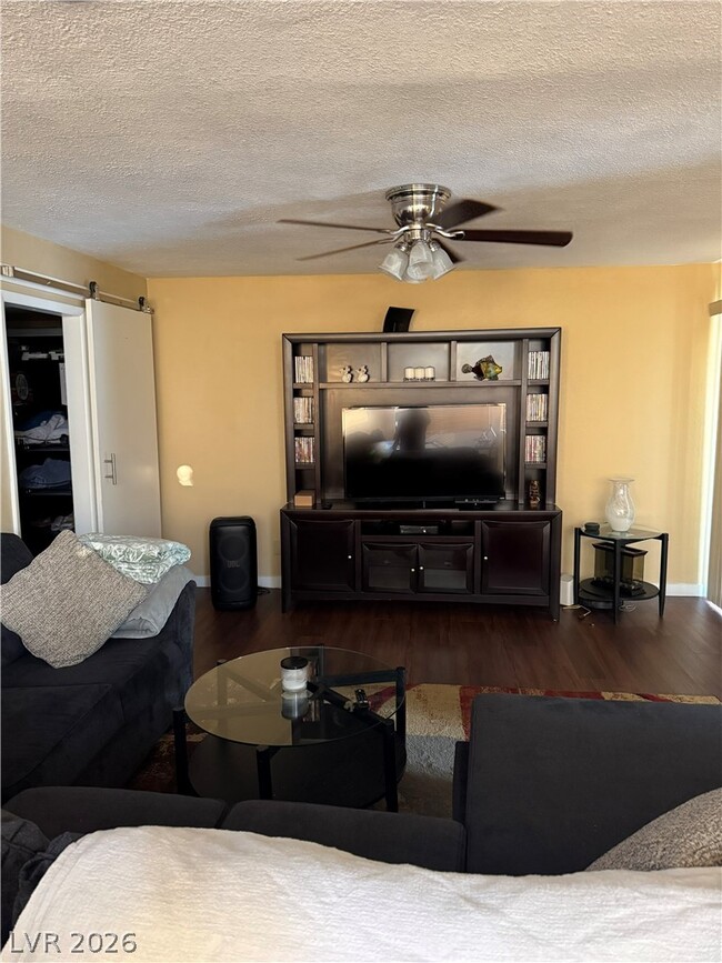 Photo - 163 Coventry Dr