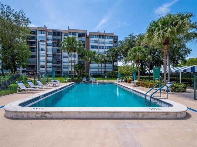 Photo - 1400 St Charles Pl Unit 211