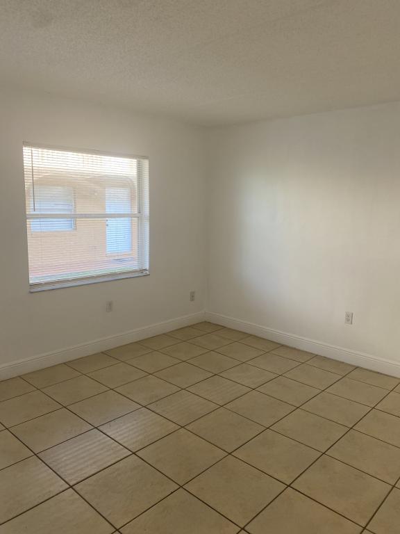 Photo - 730 Michigan Ct
