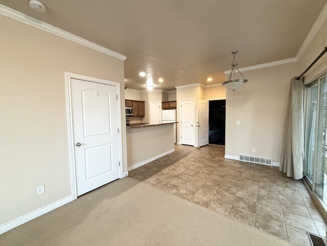 Photo - 14623 Auroral Way