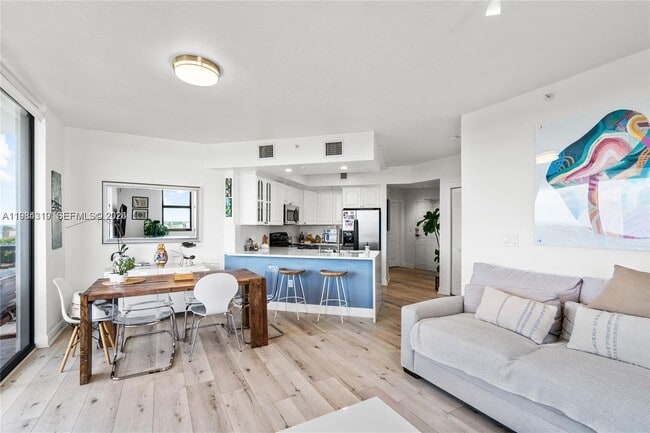 Photo - 2301 SW 27th Ave Unidad 1203