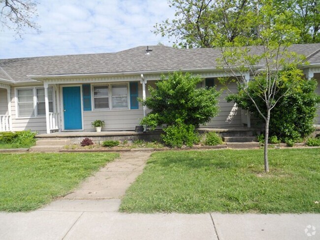 Building Photo - Updated 4 Bed, Across from KSU Rental