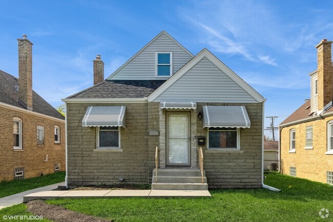Building Photo - 7705 W Montrose Ave Rental