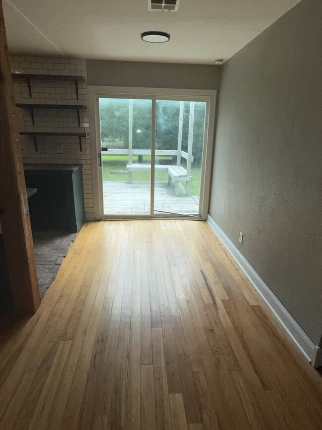 Photo - 608 N Parkwood Ln