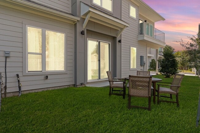 Photo - 851 Prosper St