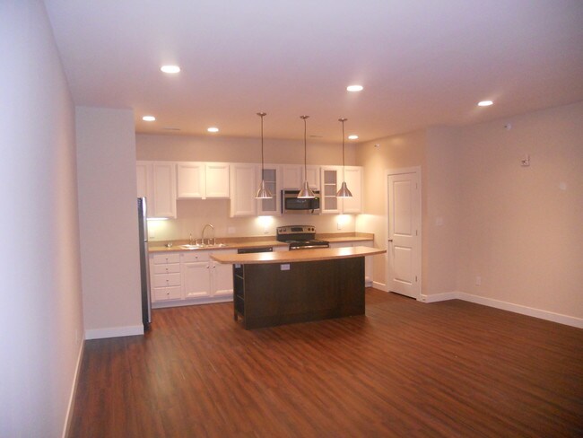2 bed/2 bath with deck