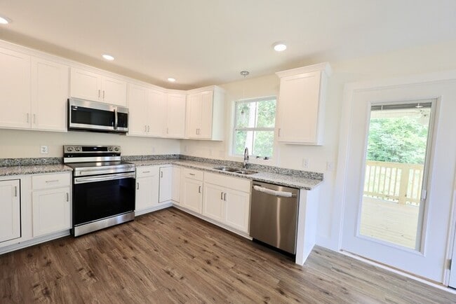 2013 Rosemary Dr