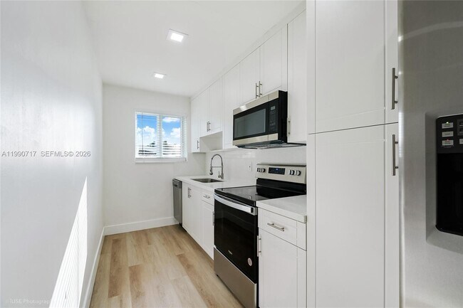 Photo - 2820 NW 95th St Unidad 2