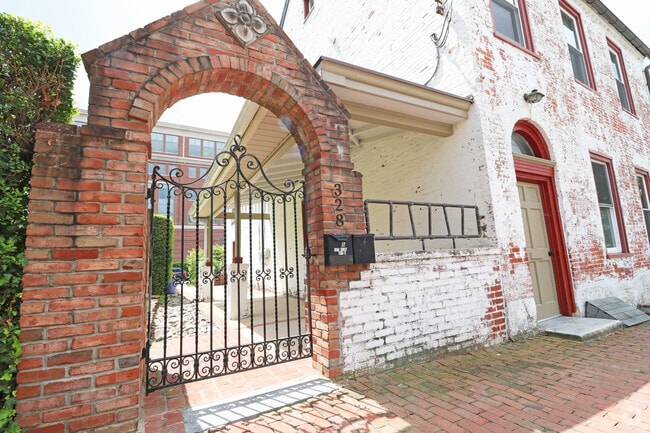 Building Photo - 328 W Gay St Unit B Rental