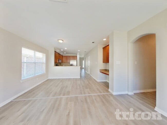 Photo - 2413 Castle Creek Dr