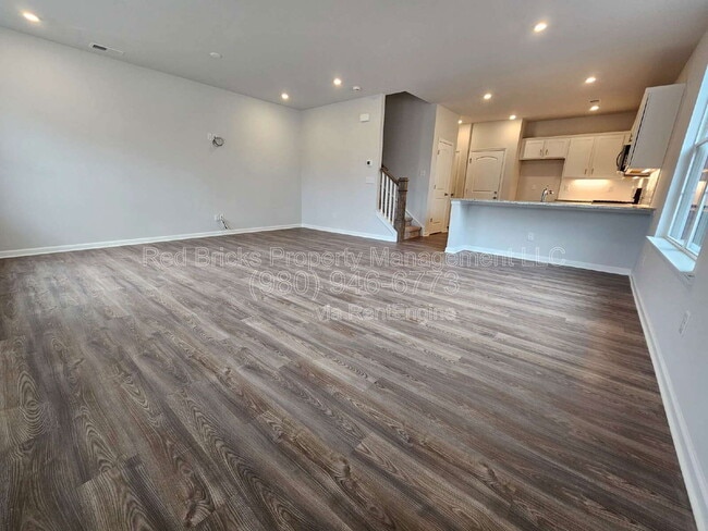 Photo - 7828 Nelson Rd