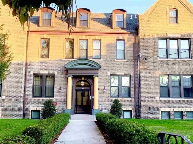 Building Photo - 78 Summit Ave Unit 304 Rental