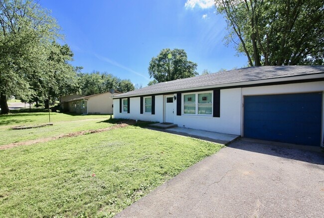 Photo - 502 W Skyline Dr