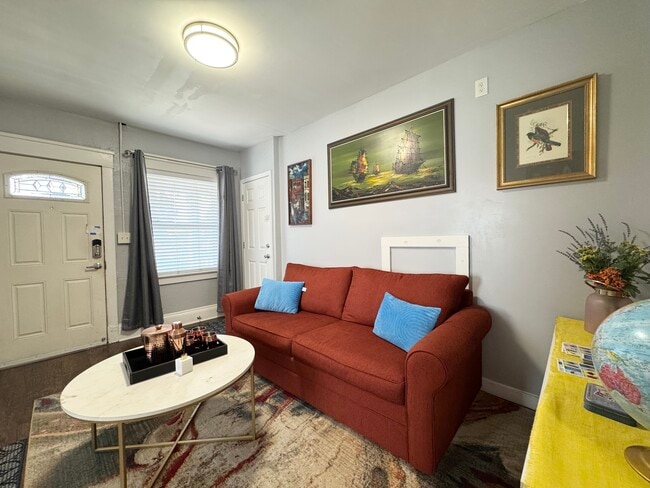 Building Photo - 512 W 39th Ter Rental