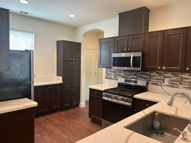 Photo - Dinuba House For Rent